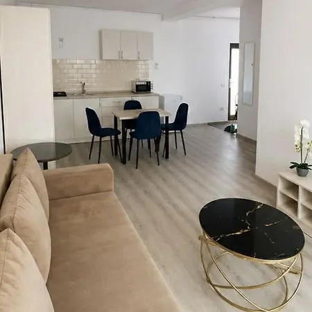 Adonis Apartman